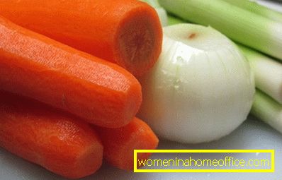 Sbucciare le cipolle e le carote